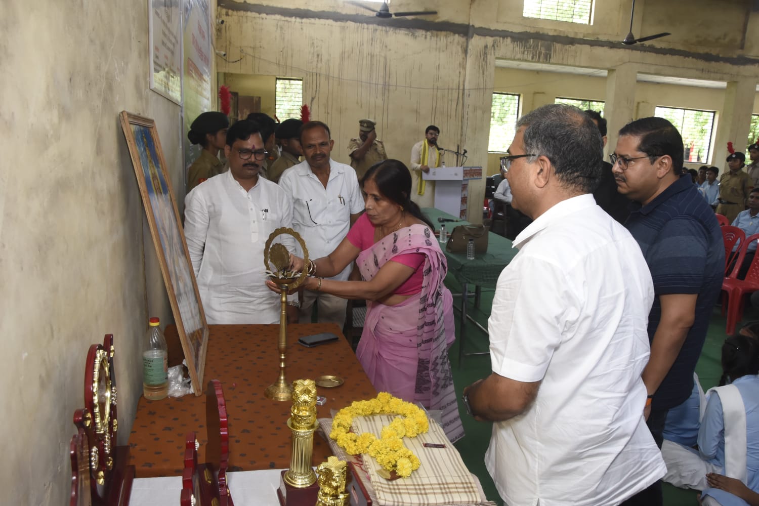 https://amarshahidintercollegebewar.in/uploads/slider/687cf1a4ed11c.jpg