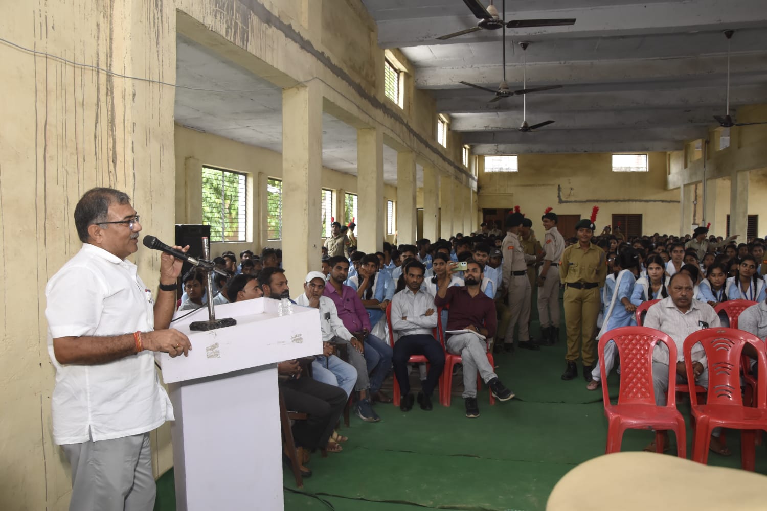 https://amarshahidintercollegebewar.in/uploads/slider/687cf2527cc90.jpg