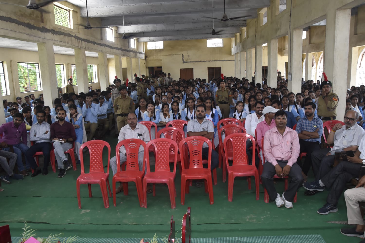 https://amarshahidintercollegebewar.in/uploads/slider/687cf32d51b19.jpg