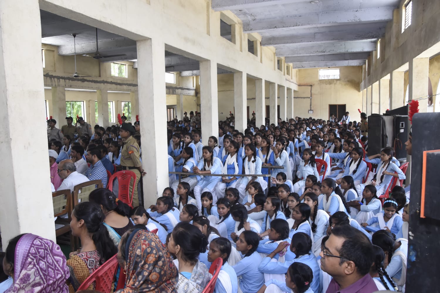 https://amarshahidintercollegebewar.in/uploads/slider/687cf3578cb98.jpg