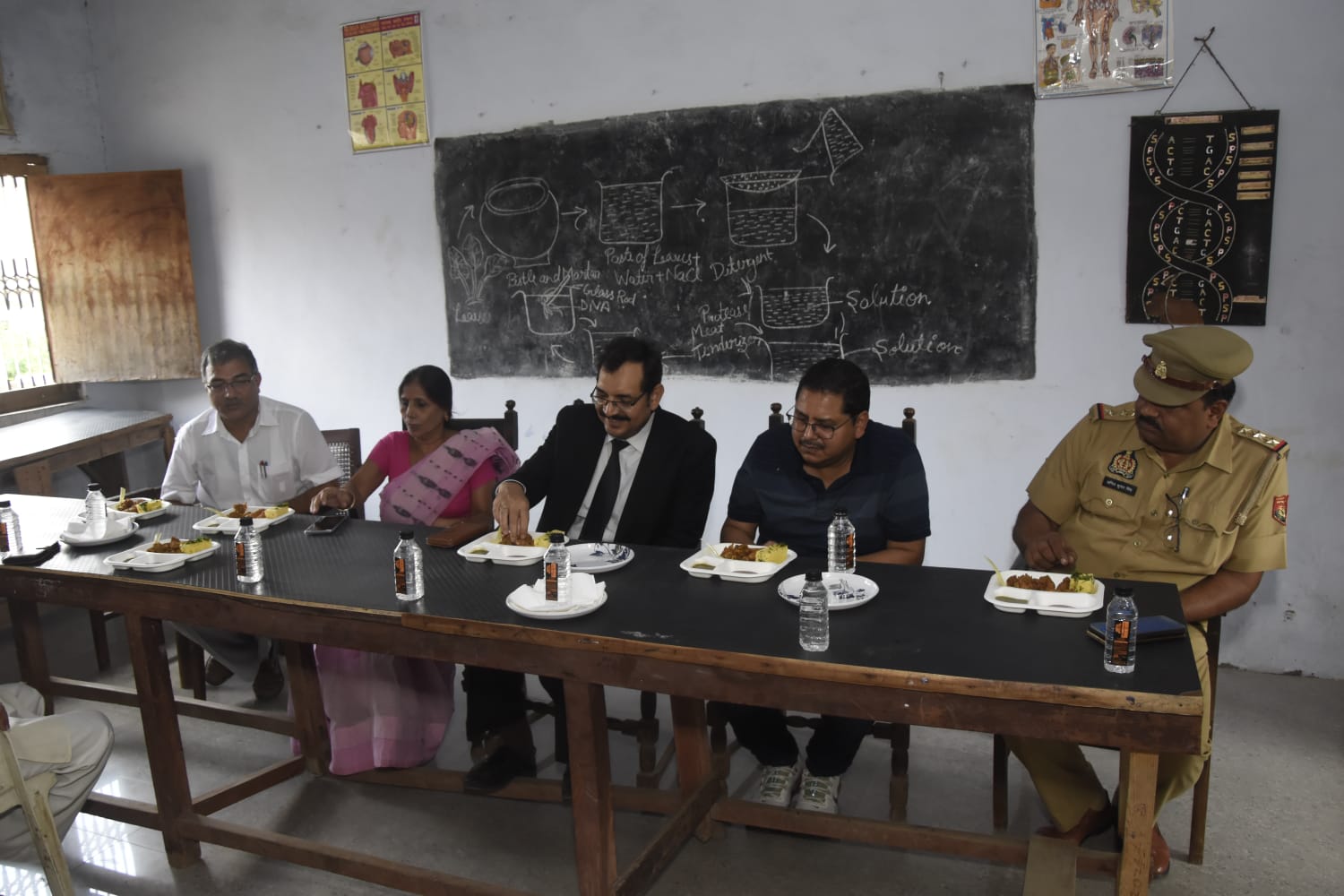 https://amarshahidintercollegebewar.in/uploads/slider/687cf37fa6dd5.jpg
