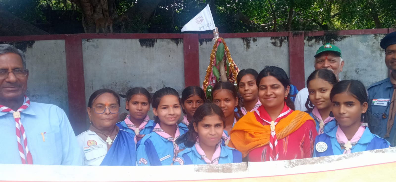 https://amarshahidintercollegebewar.in/uploads/slider/68cd54376f96a.jpg